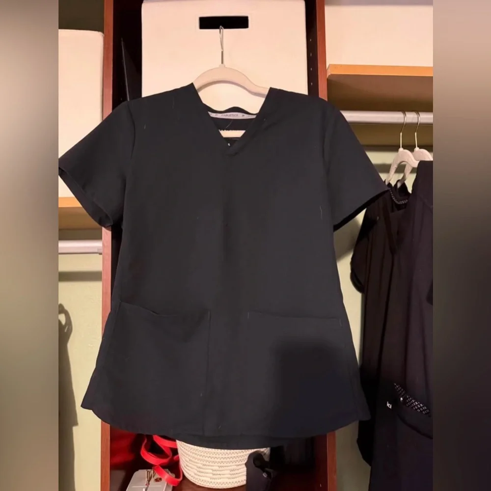 Fabletics scrubs - Picture 1 of 6